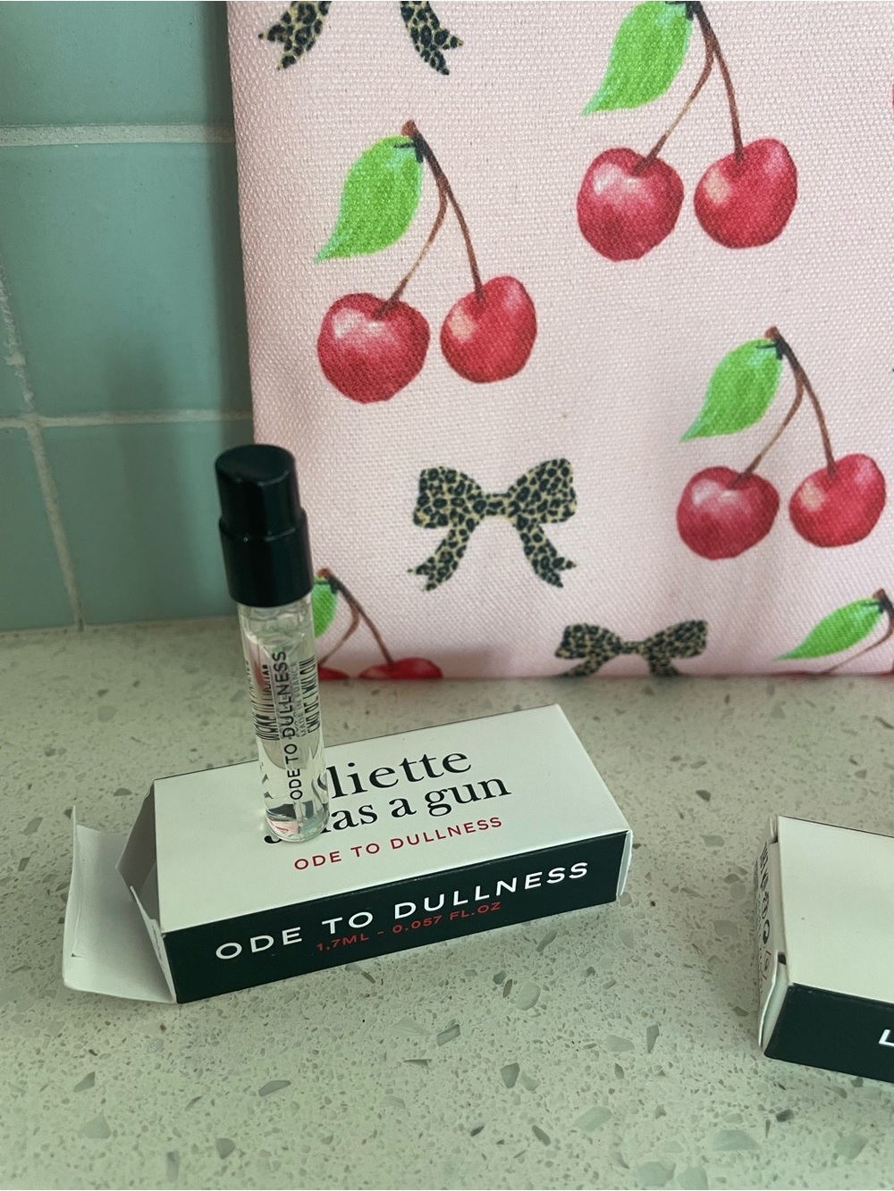 Makeup pouch, 2 Travel size Juliette has a gun, and full size BBW gel - Picture 4 of 8